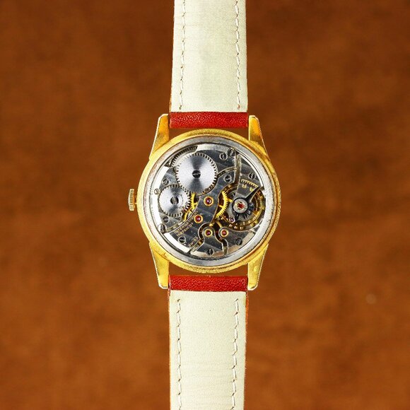 IWC Vintage Circa 1960s Manual Wind, Cream Dial - 18kt Yellow Gold on Strap - Picture 10 of 10